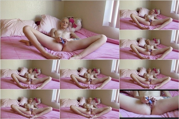 ManyVids presents Ms Luna Baby – SubPrincess – morning edging part 1